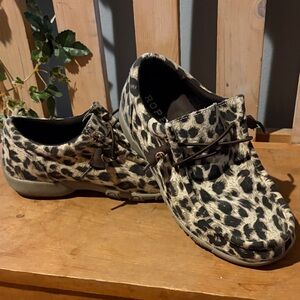 Roper Leopard-Print Slip-On shoes in Beige and Black